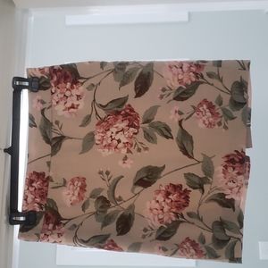 Ann Taylor Loft size 8 Floral skirt
